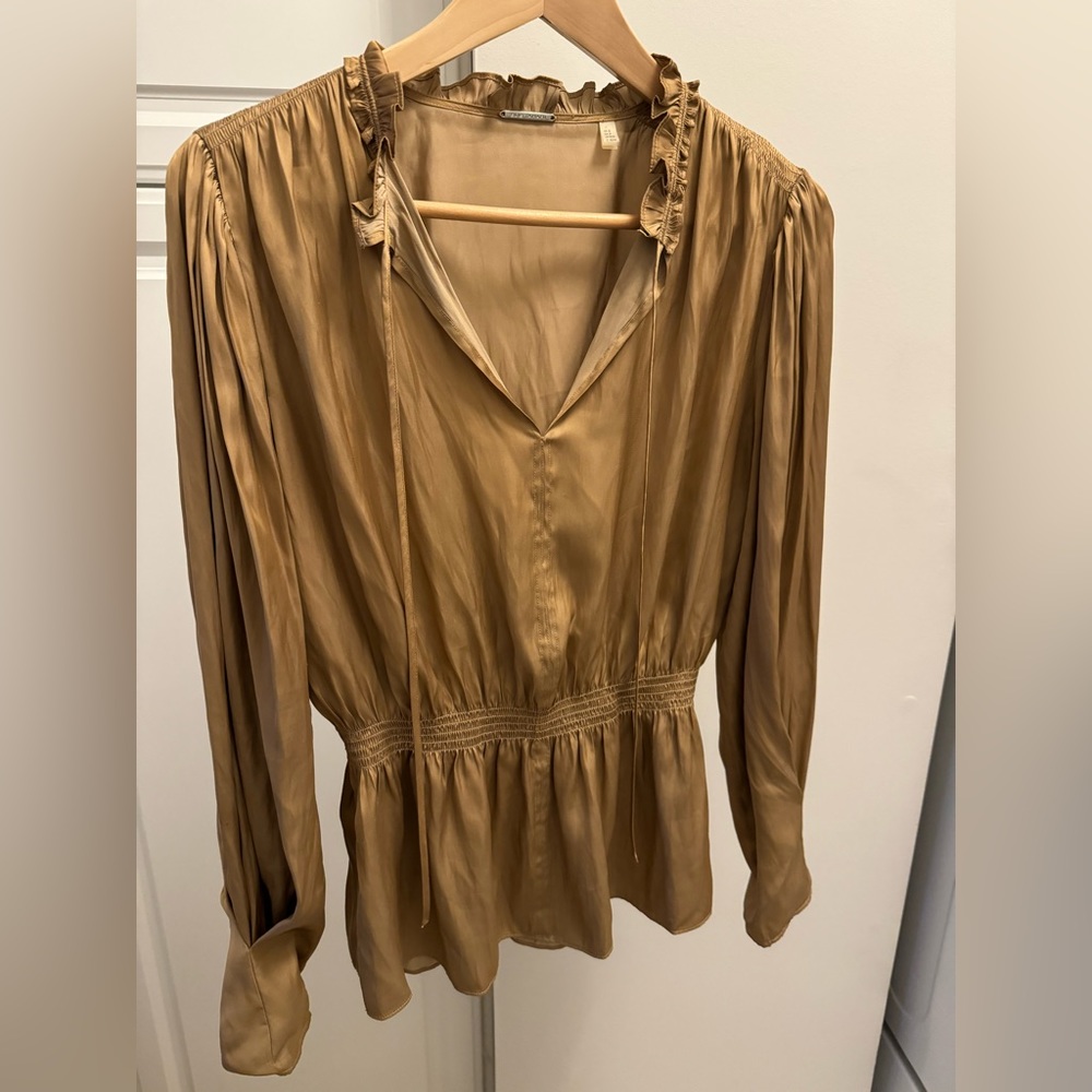 Elise Tahari tan blouse